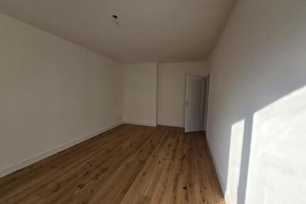 WG-Neugründung – Zimmer in sanierter Wohnung in Deutz verfügbar - Köln Innenstadt
