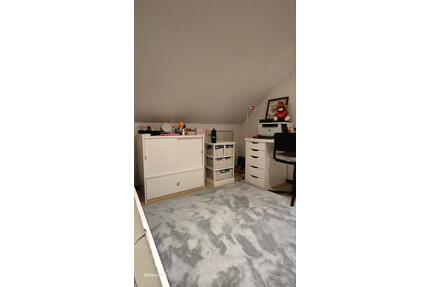 Helles 15 m² Zimmer in 2-Zimmer Haus für eine Frau in Ahrensburg