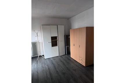 Einzelzimmer mit eigene Dusche und WC - Frankfurt am Main Bergen-Enkheim