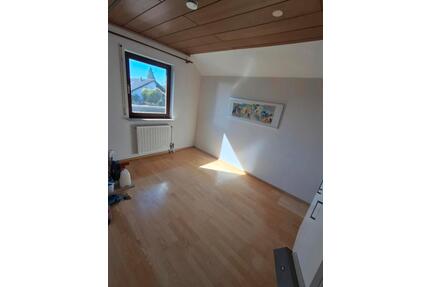 Ruhiges Zimmer in Baienfurt - 425,00&nbsp;EUR Kaltmiete, ca.&nbsp; 11,00&nbsp;m&sup2; in Baienfurt (PLZ: 88255)