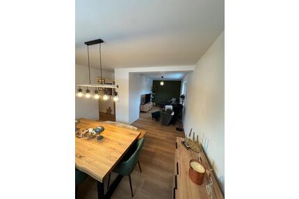 3-Zimmer Wohnung in Rühen mit kleinem Garten & Wallbox ab 01.05.