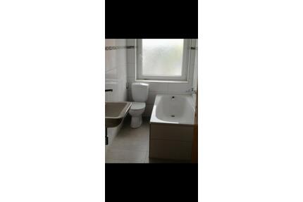Schöne 2 Zimmer 65m2 Wohnung in Remscheid Burgerstr. kernsaniert