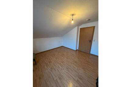 WG-Zimmer Ravensburg-Süd - 400,00&nbsp;EUR Kaltmiete, ca.&nbsp; 26,00&nbsp;m&sup2; in Ravensburg (PLZ: 88214) Eschach