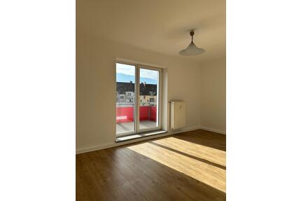 3 Zimmer Wohnung mit Balkon für Hausmeister, Paare oder Singles - Bielefeld Mitte