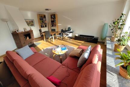 Helle, großzügige und ruhige 2,5-Zimmer Wohnung mit Balkon - Ahrensburg