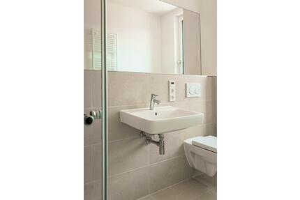 * Traumhaftes Dachgeschoss * 2 Zimmer * NEUBAU * Balkon mit MEGA BLICK * 6. OG * ab 0425 * - Leipzig Mitte