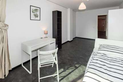 WG-Zimmer in Frankfurt am Main 565,00 € 15 m²