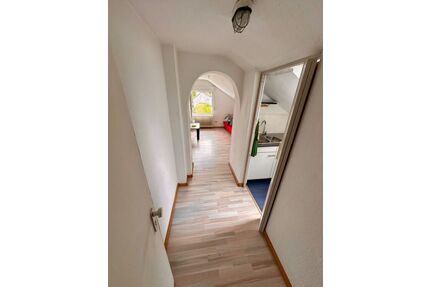 1 Zimmer Wohnung mit kleiner Küche und privatem Bad m. Badewanne im EG - Rheinfelden