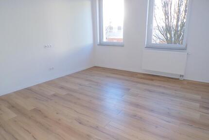 ** mit Balkon ** 2 Zimmer Wohnung in Zwickau zu vermieten!!