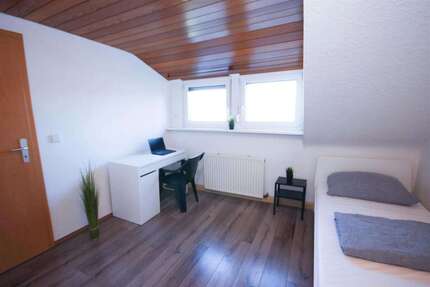 WG-Zimmer in Stuttgart 550,00 € 11 m²
