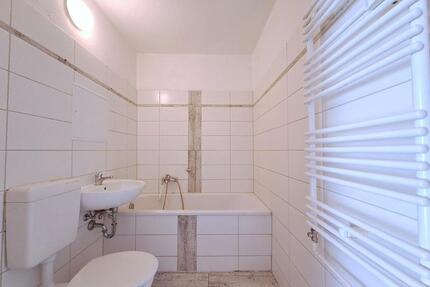 Großes Wohnzimmer + offener Grundriss + modernes Bad - Plauen Alt Chrieschwitz