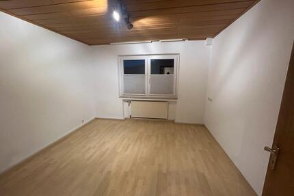 1 Zimmer -Einliegerwohnung - 320,00&nbsp;EUR Kaltmiete, ca.&nbsp; 42,00&nbsp;m&sup2; in Meschede (PLZ: 59872)
