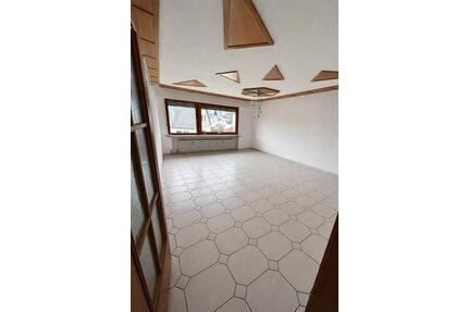 5 Zimmer Wohnung zu vermieten in 78658 Zimmern o. Rottweil - Wellendingen