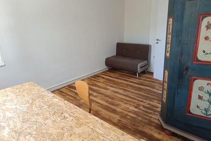 WG-Zimmer in Coburg - 325,00&nbsp;EUR Kaltmiete, ca.&nbsp; 205,00&nbsp;m&sup2; in Coburg (PLZ: 96450)