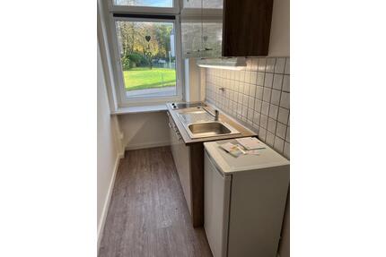 Ab sofort, frisch renovierte 2-Zimmer Wohnung, stadtzentral, mit neuer Küche - Lüdenscheid Staberg