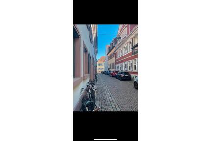 3 Zimmer Stadtmitte DG Wohnung - 980,00&nbsp;EUR Kaltmiete, ca.&nbsp; 53,00&nbsp;m&sup2; in Speyer (PLZ: 67346)