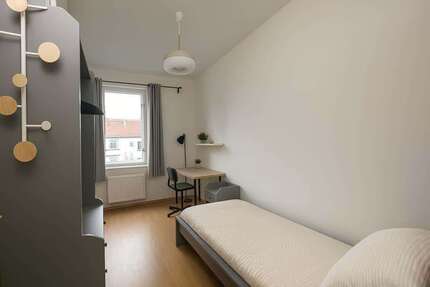 WG-Zimmer in Berlin 650,00 € 10 m²