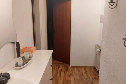 helle 2 Zimmer Wohnung mit Balkon WG-geeignet in Köln-Mülheim