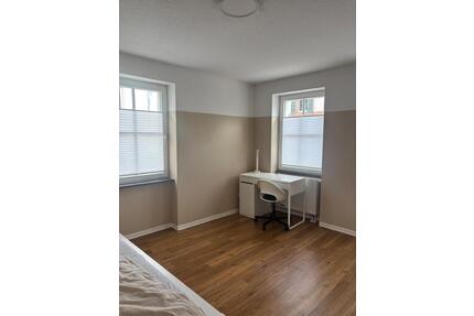 1-Zimmer Wohnung in Kenzingen - 650,00&nbsp;EUR Kaltmiete, ca.&nbsp; 23,50&nbsp;m&sup2; in Lahr (Schwarzwald) (PLZ: 77933)