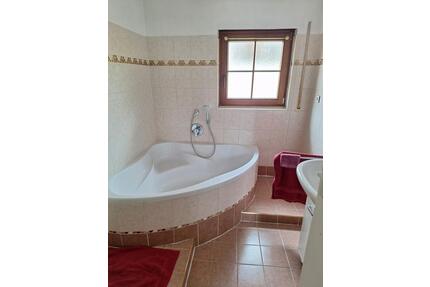 5 Zimmer Wohnung in Keltern - 1.150,00&nbsp;EUR Kaltmiete, ca.&nbsp; 132,00&nbsp;m&sup2; in Keltern (PLZ: 75210)