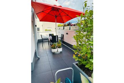 Voll-Möblierte 2 Zimmer Woh., 16m² Terrasse, U-Bahn H in der Nähe - Köln Nippes