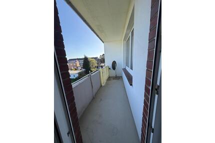 Frisch renovierte 3-Zimmer Wohnung in Brüggen inkl. Balkon und EBK zu vermieten