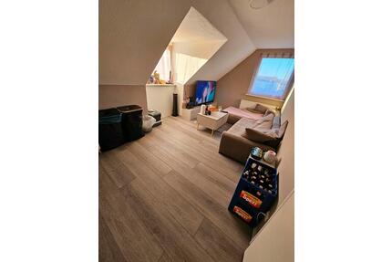 Schöne helle 2-Zimmer Dachgeschosswohnung (43 m²) - Wolfsburg