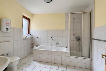 2 Zimmer Wohnung 01.11 - 800,00&nbsp;EUR Kaltmiete, ca.&nbsp; 75,00&nbsp;m&sup2; in Krefeld (PLZ: 47798)