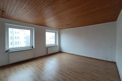 Anfragen NUR per E-Mail. Große 2-Zimmer Wohnung im 3.OG in der Nahe Lloyd Gymnasium Bremerhaven.