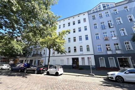 Renovierte 1-Zimmer Altbauwohnung mit Tageslicht-Badezimmer zum direkten Einzug im gefragten Wedding - Berlin Mitte