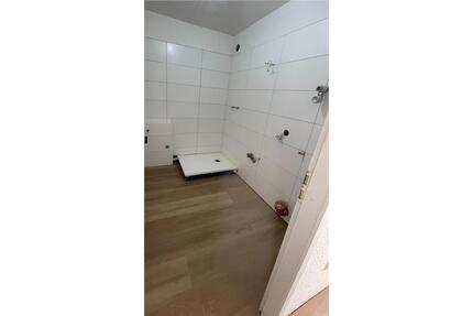 Frisch renoviertesanierte 1,5-Zimmer WG mit traumhaftem Blick - Ludwigsburg