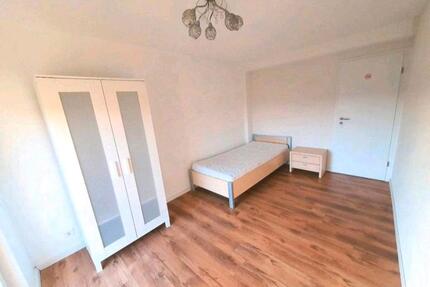 WG Zimmer, Wohnung, Haus - 550,00&nbsp;EUR Kaltmiete, ca.&nbsp; 15,00&nbsp;m&sup2; in Bad Friedrichshall (PLZ: 74177)