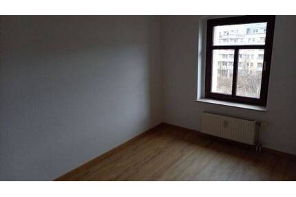 Erster Monat geschenkt! Helle 3-Zimmer DG-Wohnung, Aufzug - Chemnitz Schloßchemnitz