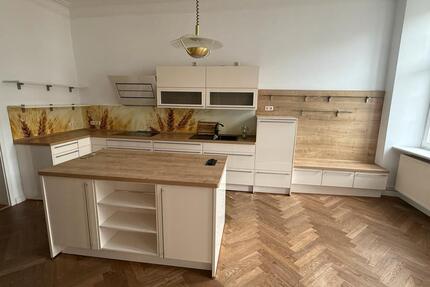 8 Zimmer Wohnung im 1. und 2. OG im Herzen von Laage