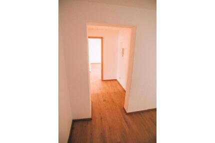 Moderne 2 Zimmer Wohnung (75qm) – Neue Einbauküche & Mietergarten - Gera Alt-Bieblach