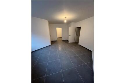 2 Zimmer Wohnung Im Erdgeschoss mit Küchen - Wuppertal Unterbarmen