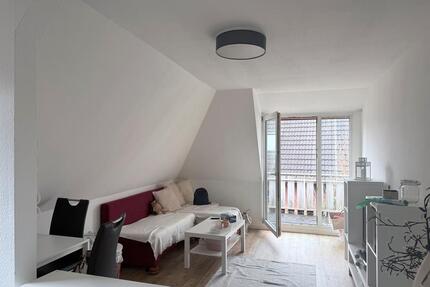 Zwei Zimmer Wohnung mit Balkon, gerne mit Möbeln abzugeben. - Oldenburg Alexandersfeld