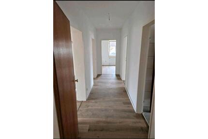 3 Zimmer Wohnung - 1.250,00&nbsp;EUR Kaltmiete, ca.&nbsp; 82,00&nbsp;m&sup2; in Garbsen (PLZ: 30827) Berenbostel