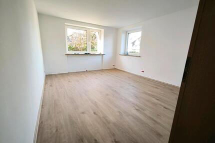 Renovierte 3 Zimmer Wohnung - 1.250,00&nbsp;EUR Kaltmiete, ca.&nbsp; 80,00&nbsp;m&sup2; in Neuss (PLZ: 41462) Furth-Mitte