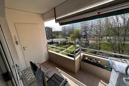 Sofort Frei ! 3 Zimmer Wohnung mit Balkon & Küche. v.Privat - Wolfsburg Detmerode