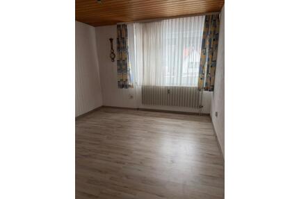 3 Zimmer Wohnung mit Balkon - 700,00&nbsp;EUR Kaltmiete, in Nittendorf (PLZ: 93152)
