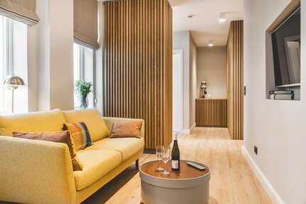 Wohnen auf Zeit in Lüneburg 1.900,00 €