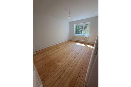 Wunderschöne sanierte 2 Zimmer Wohnung zum wohl fühlen. - Kiel Wellingdorf
