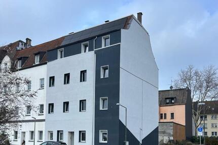 3-Zimmer Erdgeschosswohnung mit Terrasse; Erstbezug nach Sanierun - Essen Stadtbezirk III