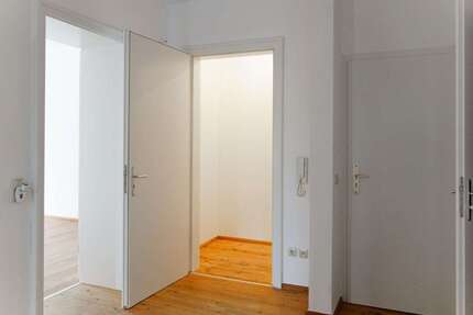 Wohnung zum Mieten in Augsburg 950,00 € 77 m²