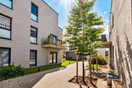 Moderne 2 Zimmer Wohnung mit Einbauchküche und Balkon zu vermieten! - Berlin Pankow