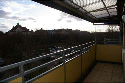 RENOVIERT! Schöne 3,5 Zimmer mit EBK und zwei Balkone in NürnbergJohannis