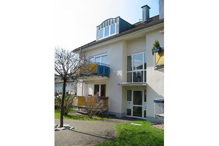 2-Zimmer Dachgeschoßwohnung - 850,00&nbsp;EUR Kaltmiete, ca.&nbsp; 67,00&nbsp;m&sup2; in Köln (PLZ: 51147) Porz
