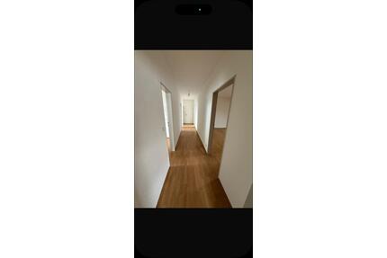 Traumhafte 2,5- Zimmer Dachgeschosswohnung - Schöneck