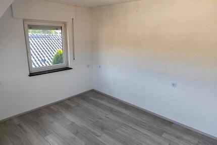 Helles 10 m² Zimmer in neuer 5er-WG – Truchtelfingen Albstadt